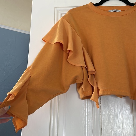 Orange ruffle sweater - Picture 2 of 3
